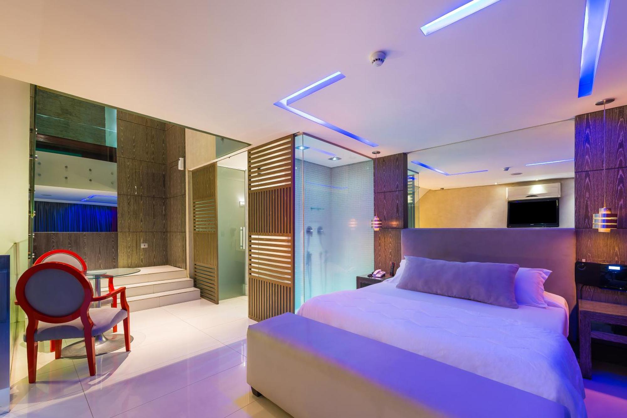 Apple Motel (Adults Only) — Photos 1
